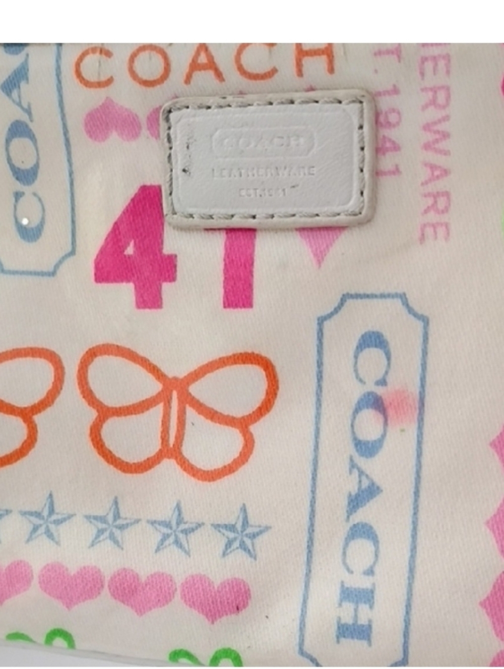 COACH Vintage Multicolor Signature Heart & Bow Wristlet With Hangtag - Picture 8 of 9